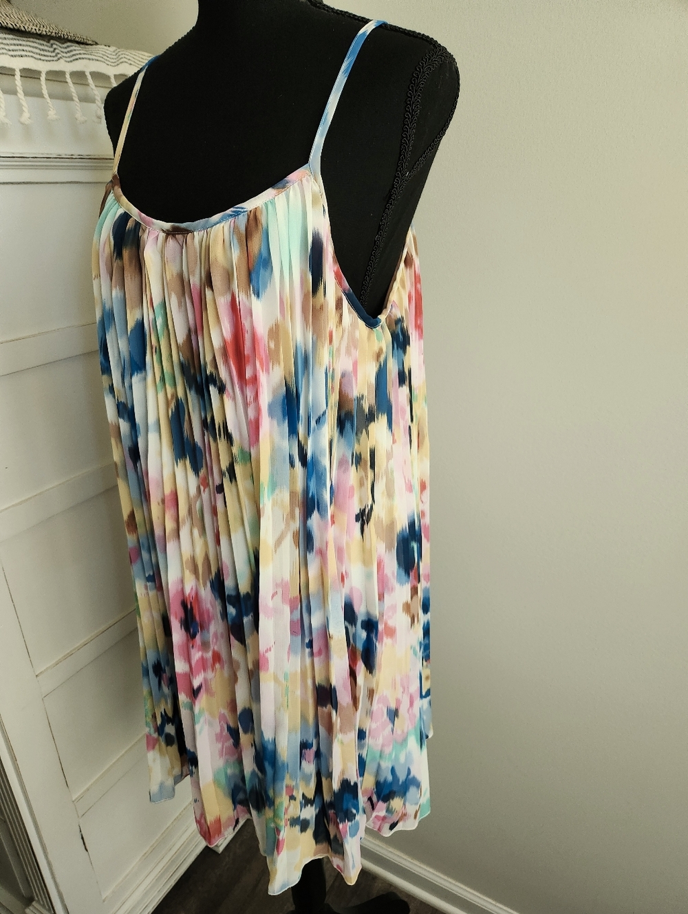 MYSTREE PLEATED SWING DRESS - Picture 2 of 5